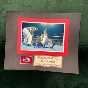 Muhammad Ali autographed photo boxing signed